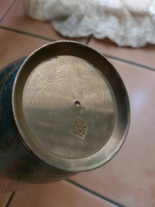 Jarrón de cobre azul y dorado antiguo