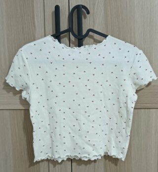 Camiseta Bershka blanca con estampado