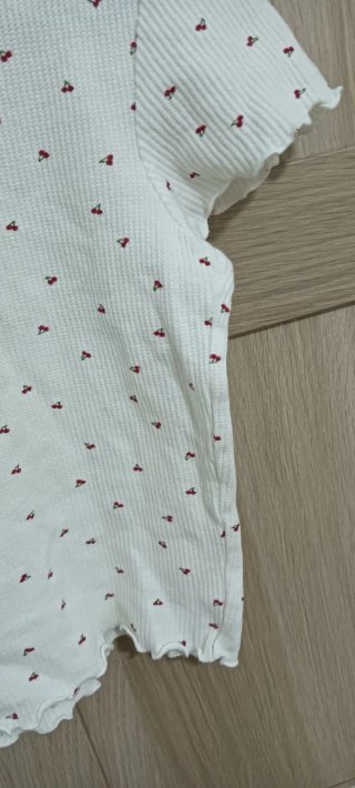 Camiseta Bershka blanca con estampado
