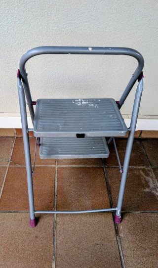 Escalera plegable Kleeneze 2 peldaños