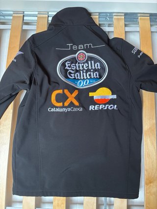 Cazadora Repsol Estrella Galicia Softshell Negra