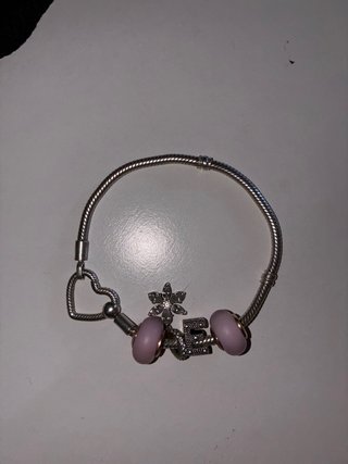 Pulsera Pandora Corazón y Charms