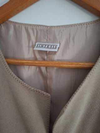 Chaleco efecto piel beige