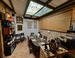 Mesas madera maciza. Hechas para durar. Sillas