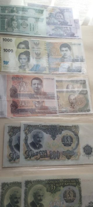 Lote parejas correlativas de billetes extranjeros