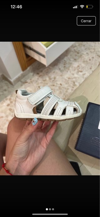 Sandalias niño blancas y marrones