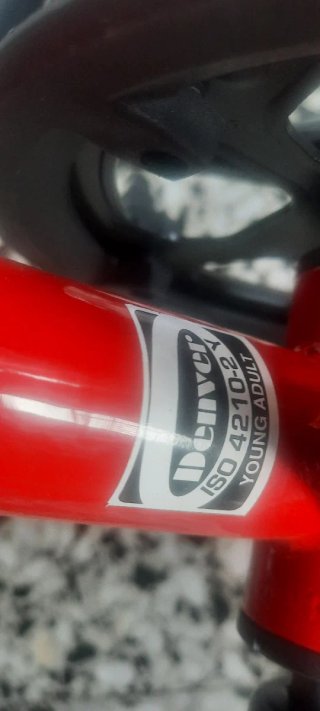 Bicicleta infantil Denver roja sin estrenar