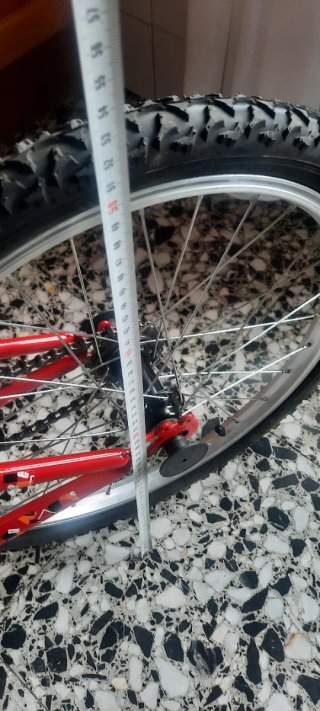 Bicicleta infantil Denver roja sin estrenar