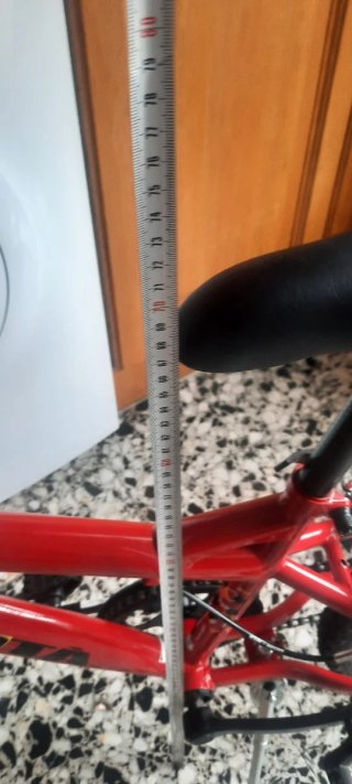 Bicicleta infantil Denver roja sin estrenar