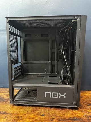 Caja Torre Nox cristal templado