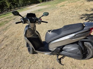 Moto Kymco People 125cc con motor super dink