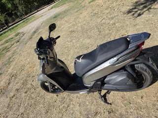 Moto Kymco People 125cc con motor super dink