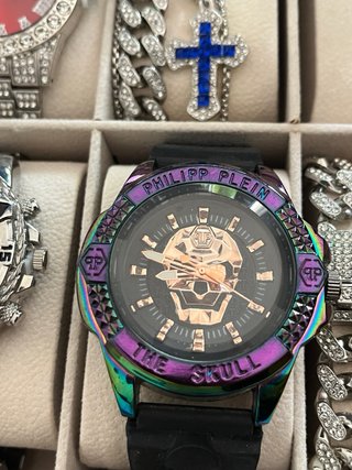 Reloj de Lujo con Colgante Cruz Azul