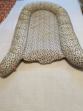 Protector cuna y nido estampado lunares
