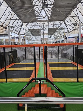 Camas elásticas para parques infantiles