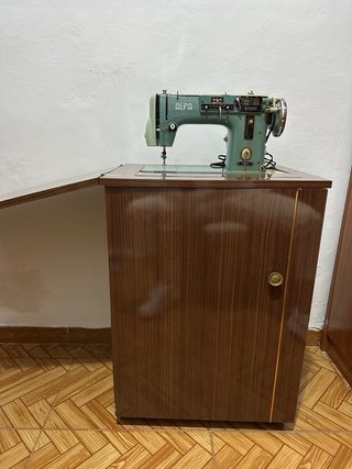 Máquina de coser Alfa