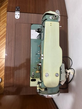 Máquina de coser Alfa