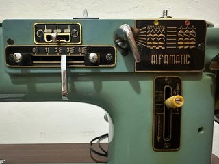Máquina de coser Alfa