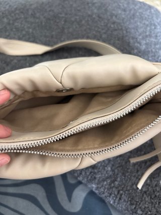 Bolso acolchado beige
