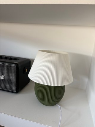 Lámpara de mesa diseño moderno