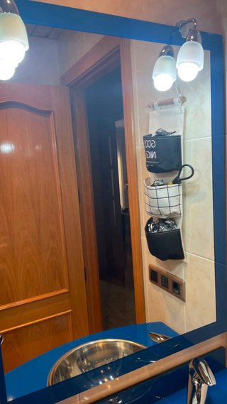 Lavabo completo con grifo, espejo y luces