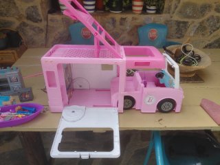 Grande casa mobile Barbie Dream Camper rosa