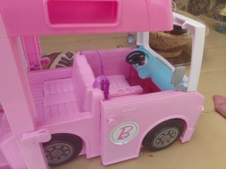 Grande casa mobile Barbie Dream Camper rosa