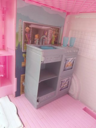 Grande casa mobile Barbie Dream Camper rosa