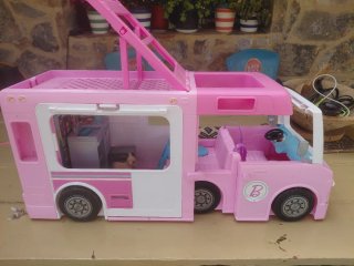 Grande casa mobile Barbie Dream Camper rosa