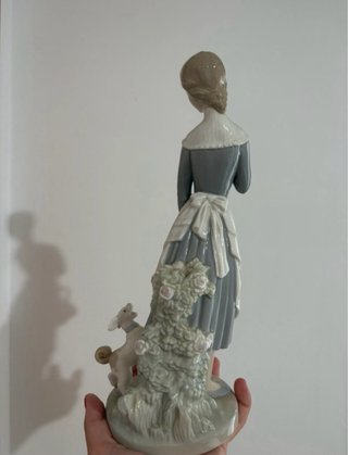 Figura porcelana NAO niña y cabra