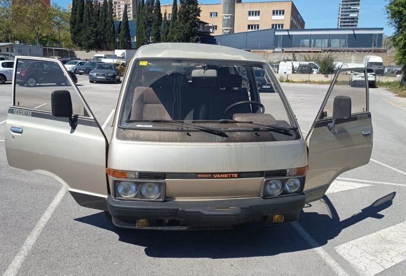 Nissan Vanette 1989 - foto 1
