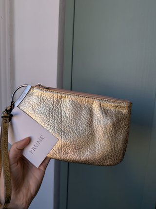 Bolsito Clutch Prüne Dorado Piel