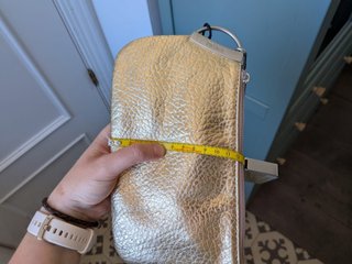 Bolsito Clutch Prüne Dorado Piel