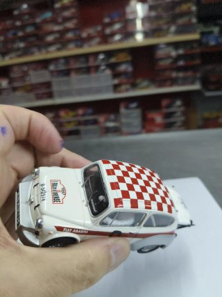 Scalextric Fiat Abarth 1000 Rally con Luz