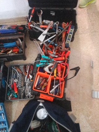 Caja de herramientas y herramientas varias