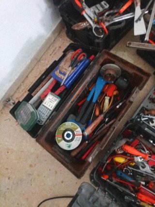 Caja de herramientas y herramientas varias
