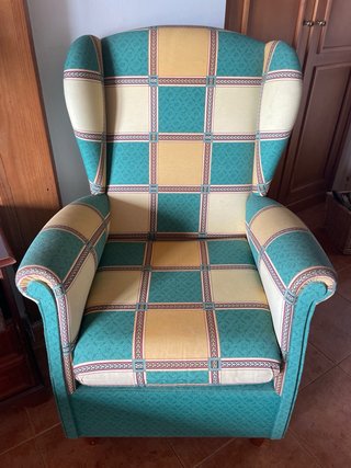 Sillón orejero tela verde y amarillo