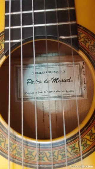 Guitarra amplificada Pedro de Miguel Estudio