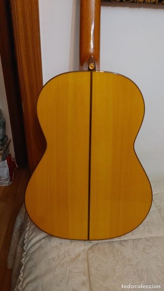 Guitarra amplificada Pedro de Miguel Estudio