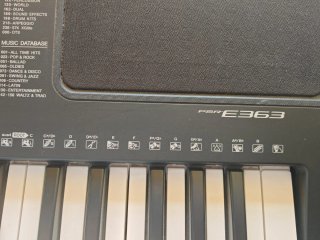 Teclado Yamaha PSR E363 61 teclas