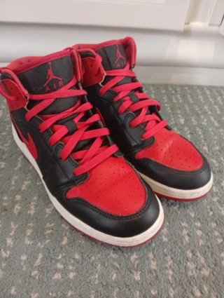 Nike Air Jordan 1 Rojas y Negras Talla 39
