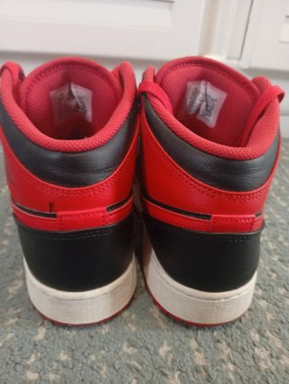 Nike Air Jordan 1 Rojas y Negras Talla 39