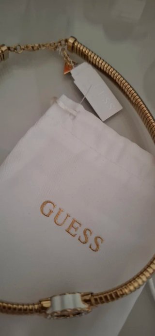 Gargantilla Guess Dorada con Dijes