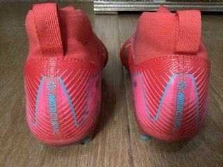 Botas de fútbol Nike Talla 36.5