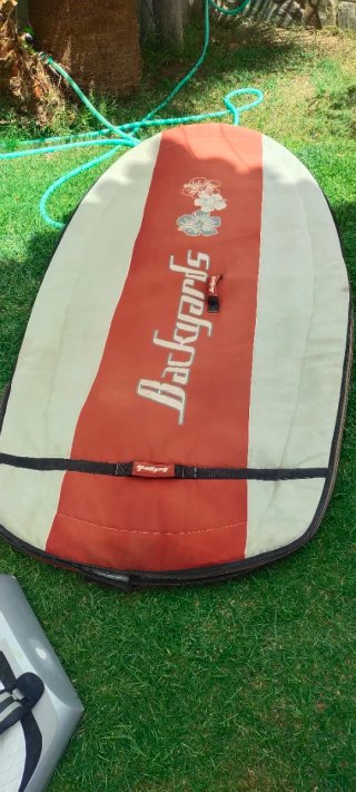 Tabla windsurf Formula 159 con funda y aleta