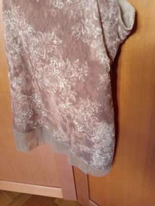 Blusa de encaje y transparencias