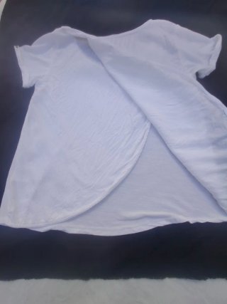 Camiseta  Blanca Talla L. Medidas en descripción