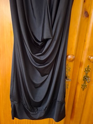Vestido negro ceñido