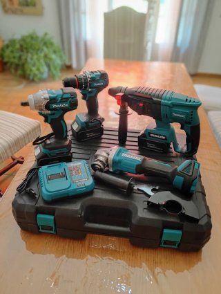 Makita Kit 4 Herramientas + Cargador