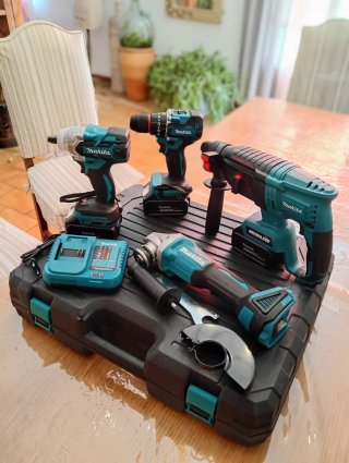 Makita Kit 4 Herramientas + Cargador